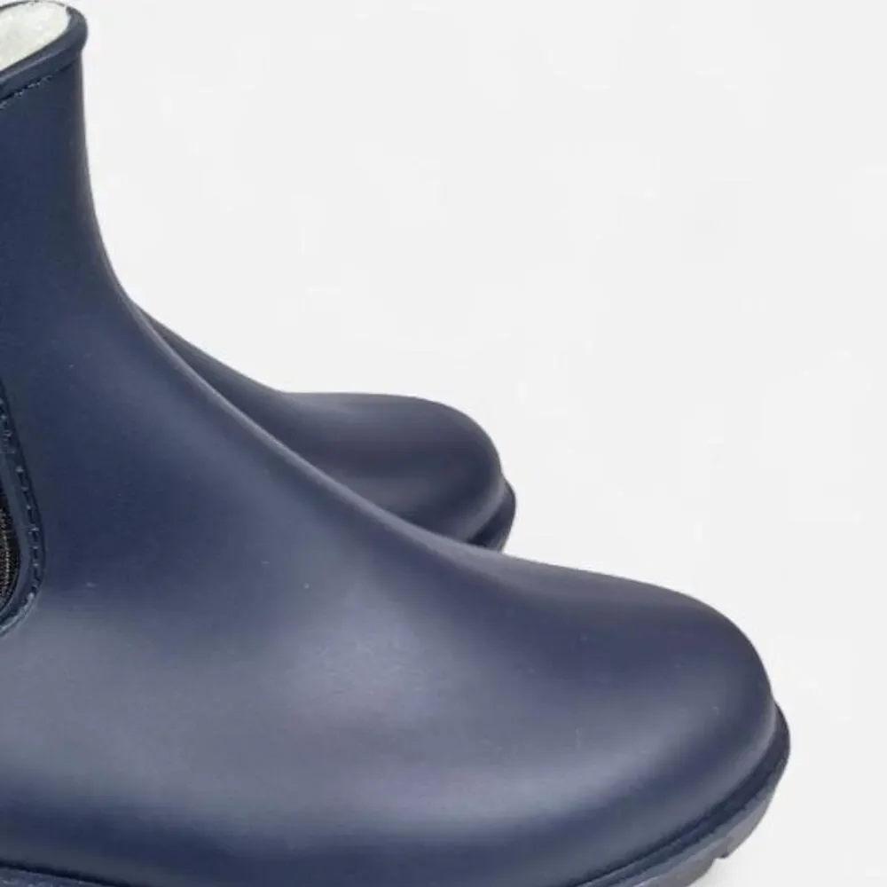 NWT Chelsea Rain Boots Women’s 9 Navy Blue Fleece Lined Ankle Booties